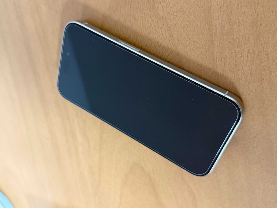 iPhone 15 Pro - 256 GB - White Titanium - Capa e protetor dbrand