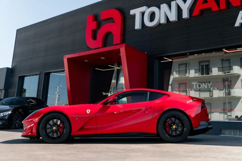 Ferrari 812 Superfast 6.5 V12