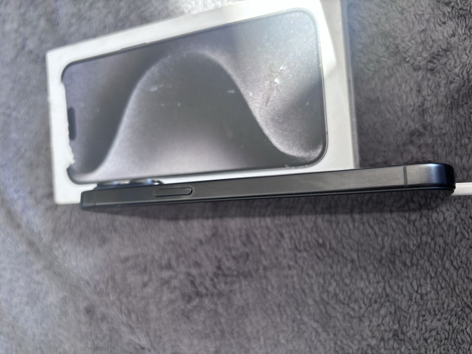 Iphone 15 pro max 256gb jak nowy