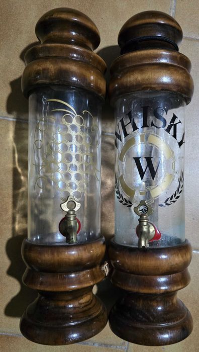 Dispensadores de bebidas e caneca