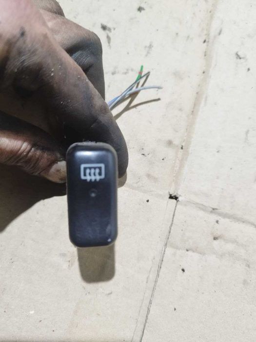 Кнопка підігріву заднього скла Мерседес Vito 2.3 / Sprinter 901