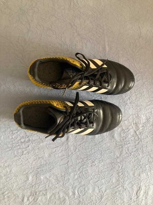 Chuteiras de futebol Adidas(como novas)