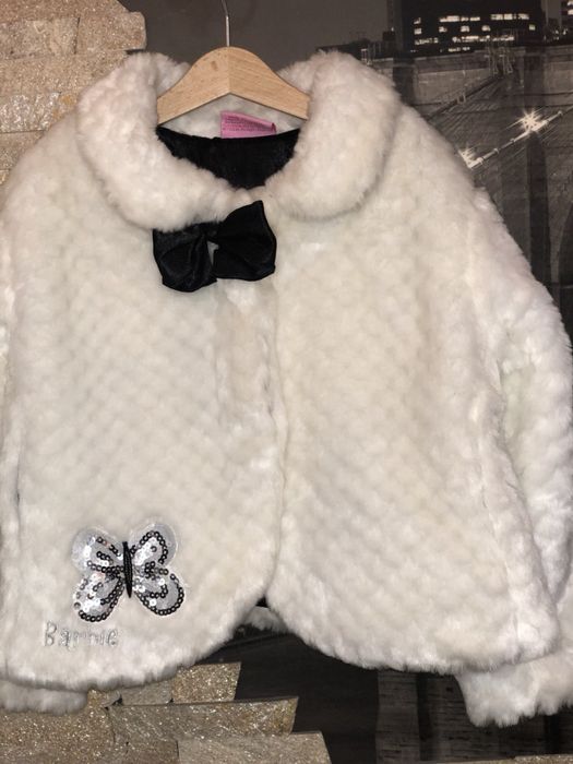 Шубка дитяча біла дуже гарна якісна Barbie