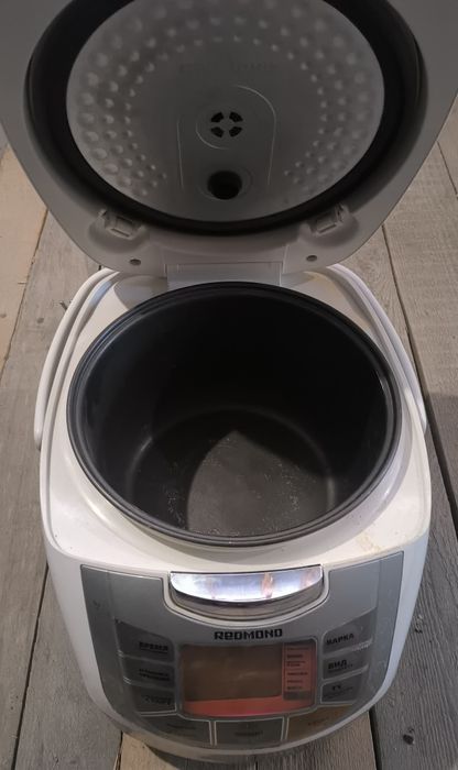Мультиварка Redmond