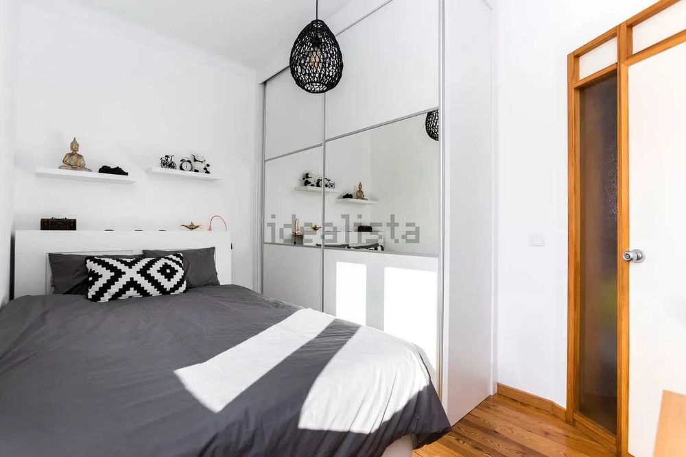 Apartamento com 2 quartos e 1 casa de banho
