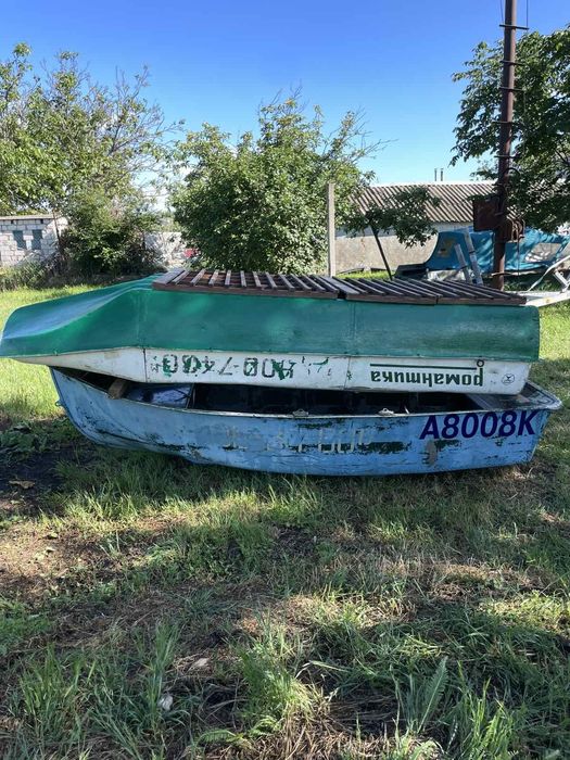 Лодка Крым в хорошем состояние !