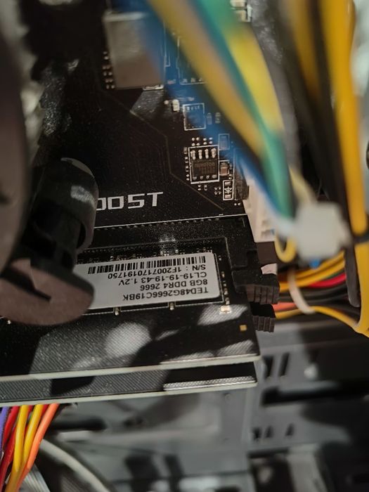 Комп'ютер з вигнутим монітором 24" для навчання та праці, периферія комплект, стан нового. Intel I5-8400/16Gb Ram/240 Gb SSD/Samsung C24F390FHI