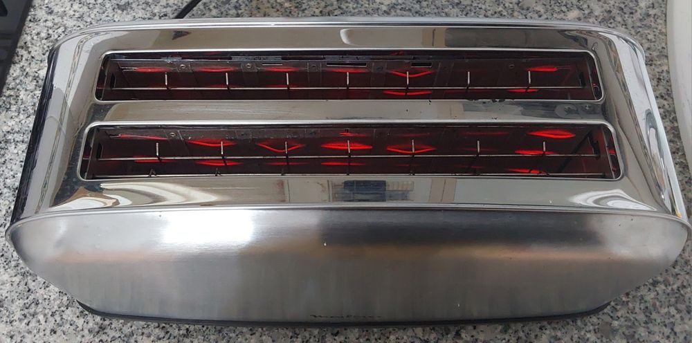 TORRADEIRA MOULINEX IMPECÁVEL.Casa,Trabalho,Cozinha, Sala,Campismo.