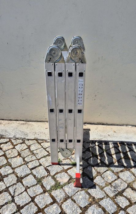 Escadote de alumínio dobrável 4m Ferral