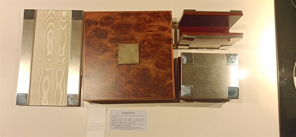 Peças de decoração de escritório marca Argentália