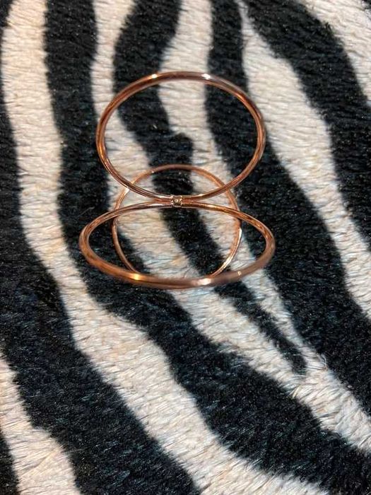 Stojak na gąbeczkę do makijażu - Rose Gold
