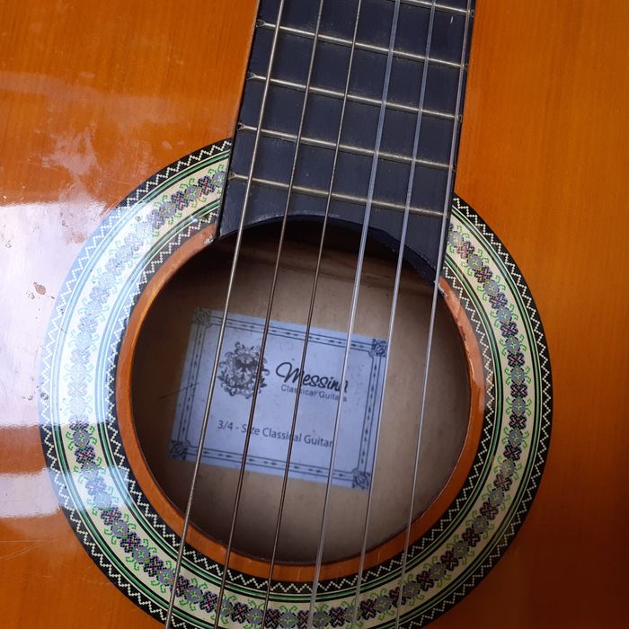 Guitarra 3/4 usado