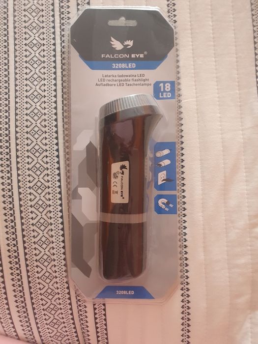 Latarka led.            .