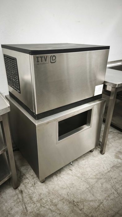 Máquina de gelo em cubo 220kg /24h ITV