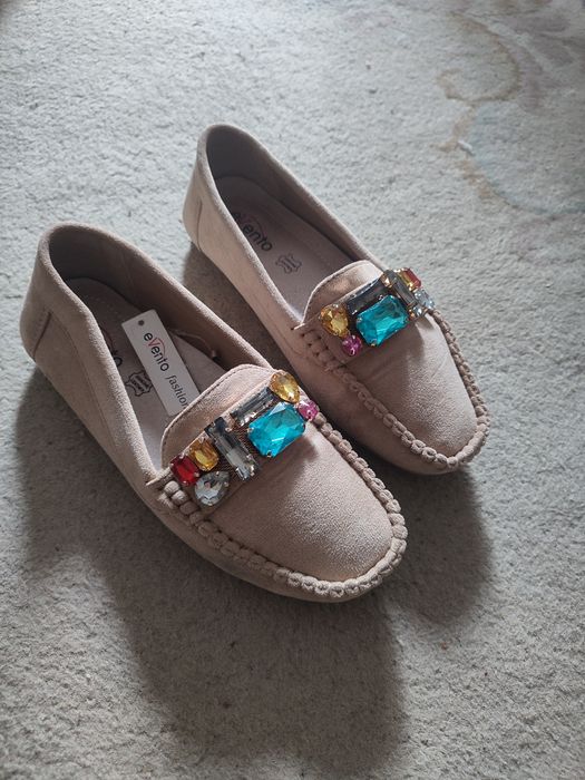 Mokasyny zamszowe kolorowe kamienie rozm.38