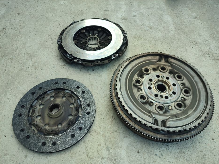 Продам комплект сцепления на SsangYong rexton 2.7 дизель