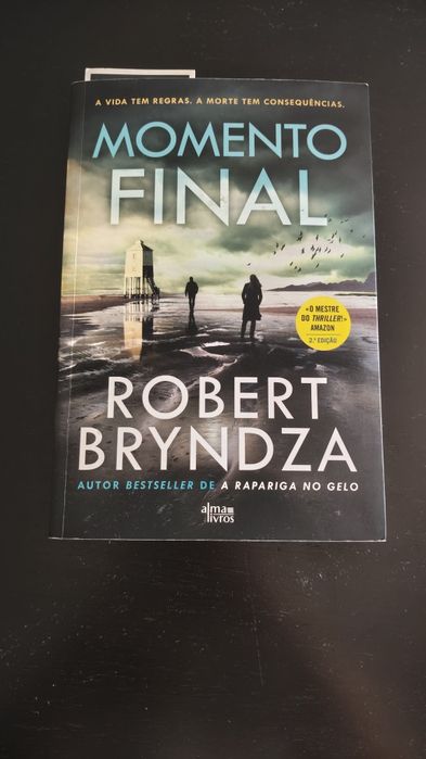 Livro "Momento Final" do autor Robert Bryndza