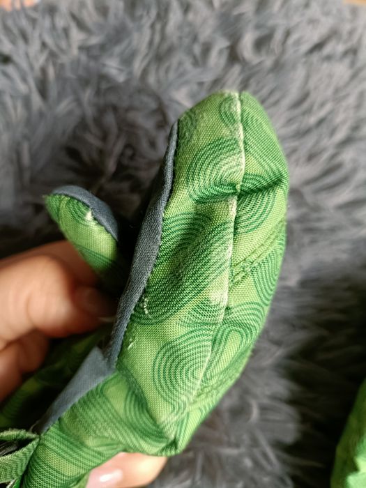 Zielone rękawiczki jednopalczaste Bula na ok 1 rok śnieg zima sanki