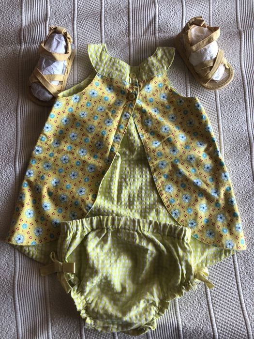 Conjunto de menina e sandalias Charanga