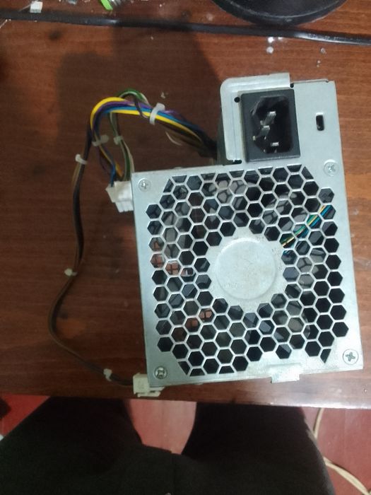 Блок питаня hp-D2402E0