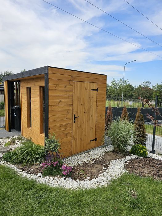 Nowoczesny Domek Narzędziowy z drewutnią / wiatą  WORKER II PLUS  2x4