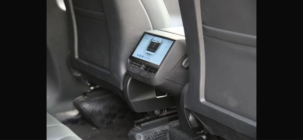 Ecra traseiro Tesla 3 e Y - 8-core, 4 gb ram, 64gb rom