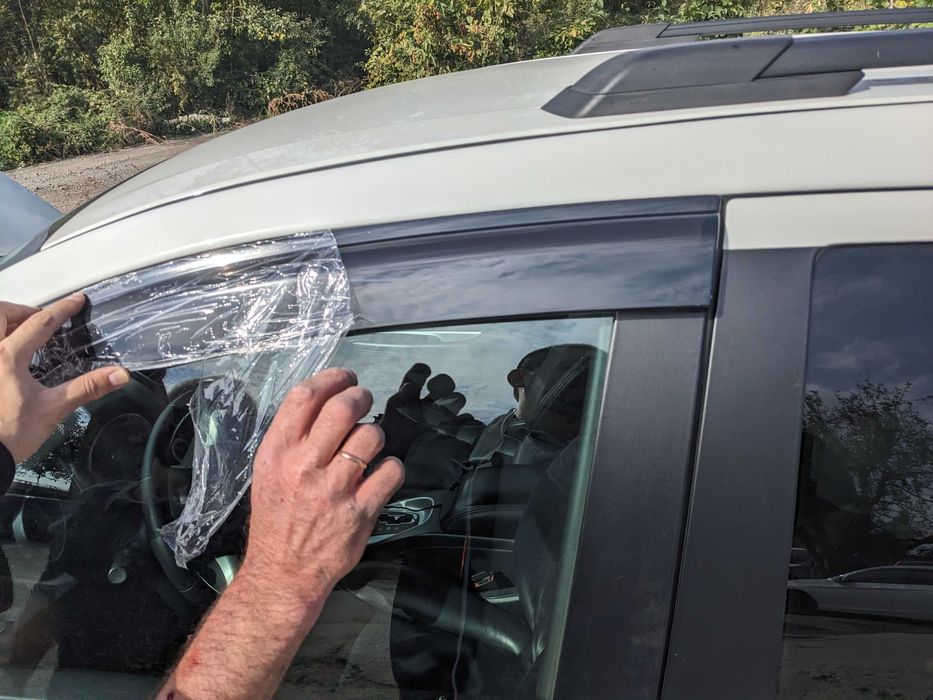 Бризковики Dodge Journey Додж Джорні килимки салон багажник вітровіки