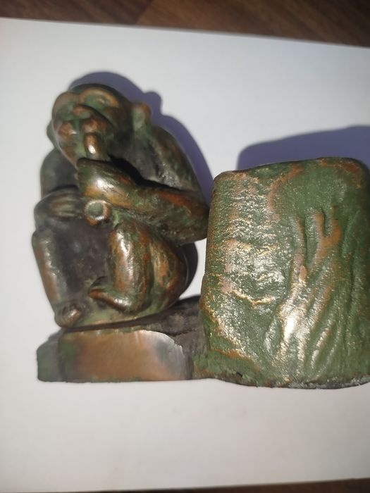 Мавпа материал бронза