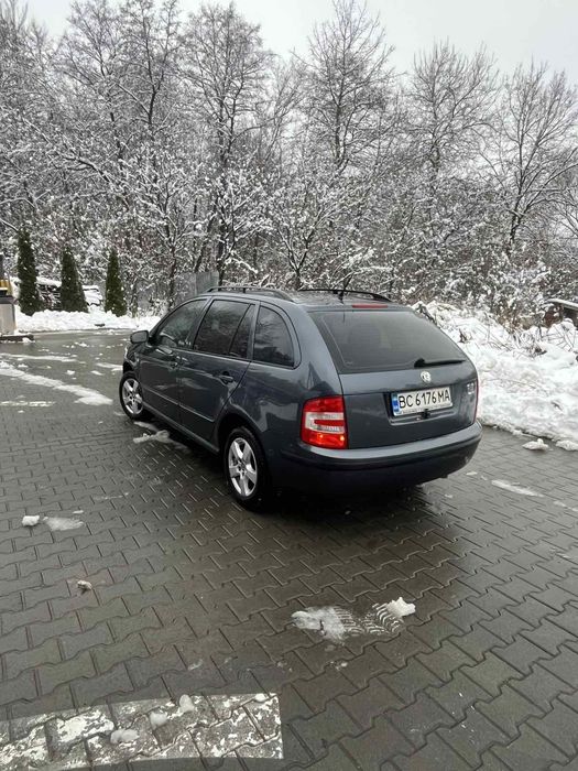 Шкода фабія 1,4 бензин