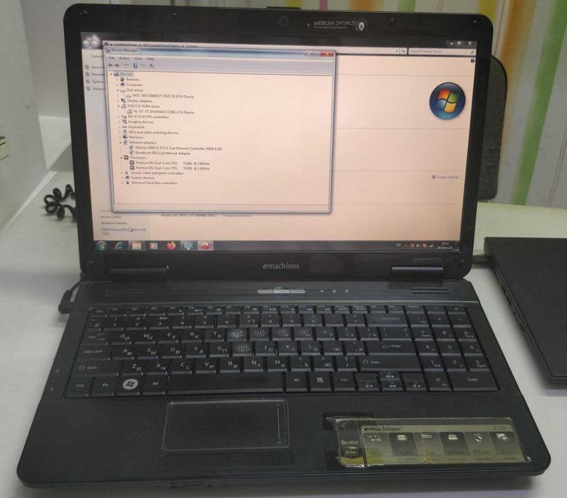 ноутбук Emachines E725