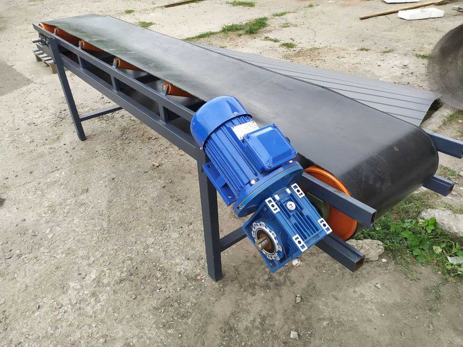 Ленточный погрущик ЛТ-5-500, конвеер, стрічковий транспортер на шасі