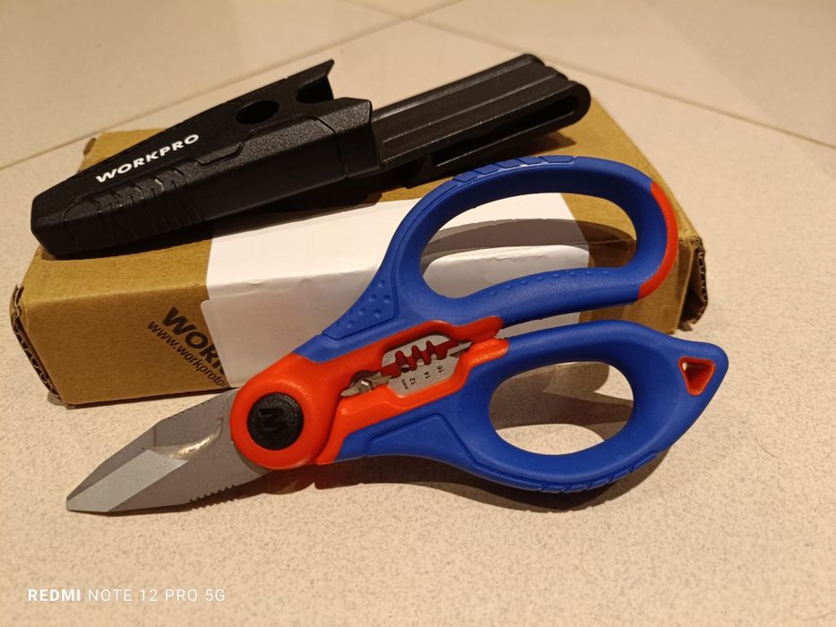 Tesoura para eletricista Novo