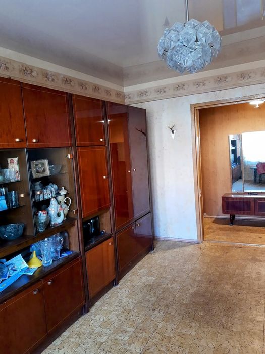 Продам 3 комн. квартиру в Центральной части Левого берега 1 мкр.