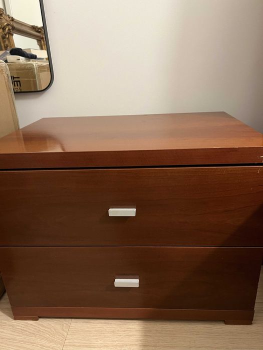 Mesas de cabeceira em madeira cerejeira