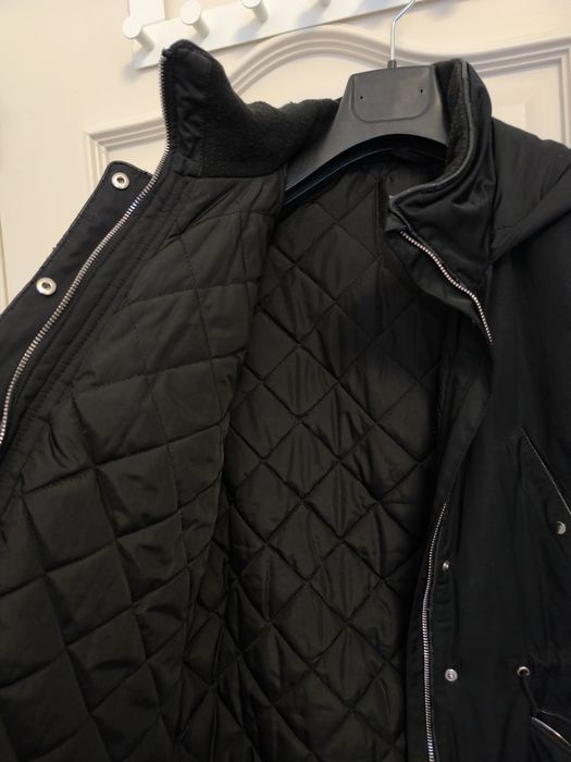 Parka preta impermeável Zara