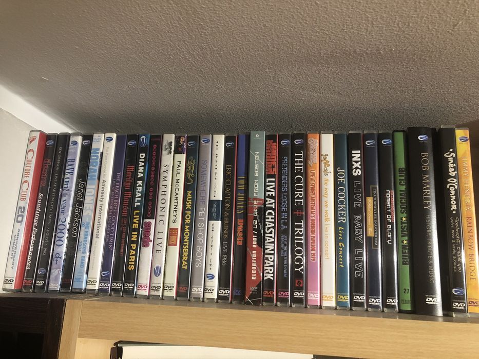 Coleção de DVDs de música com raridades