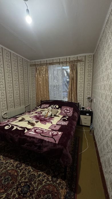 Продаж 2-х кім квартири , по вулиці В. Ковалівка , поверх 6/9 , квартира не кутова ,квартира житлова ( під ремонт) .
