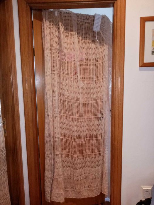 Cortinados para calha em muito bom estado