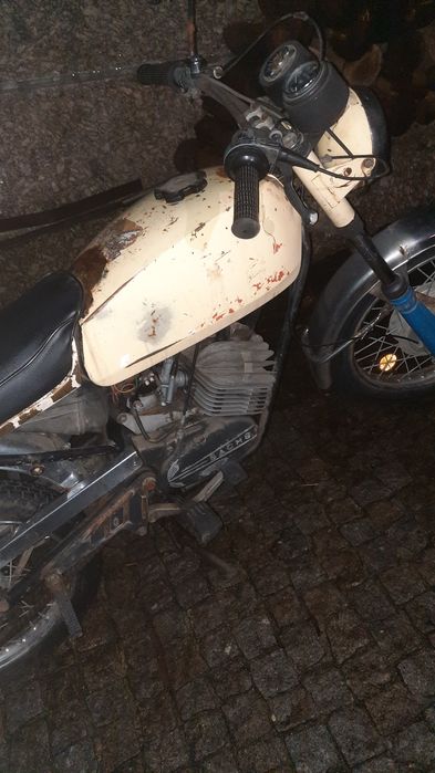 Mota Casal 50cc a funcionar bem. Com documentos