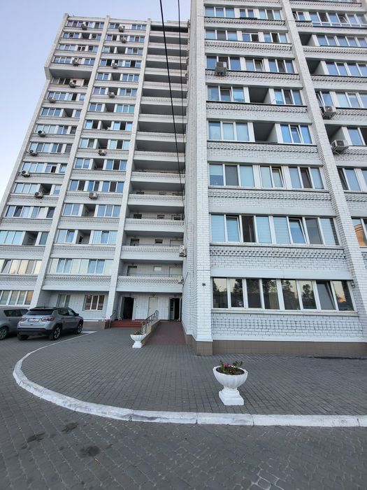 Продаётся 3-комнатная квартира 94 м² в доме ОСББ. Левый берег.  Y.A.