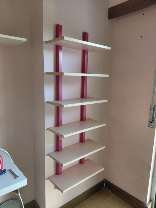 Estante de parede rosa