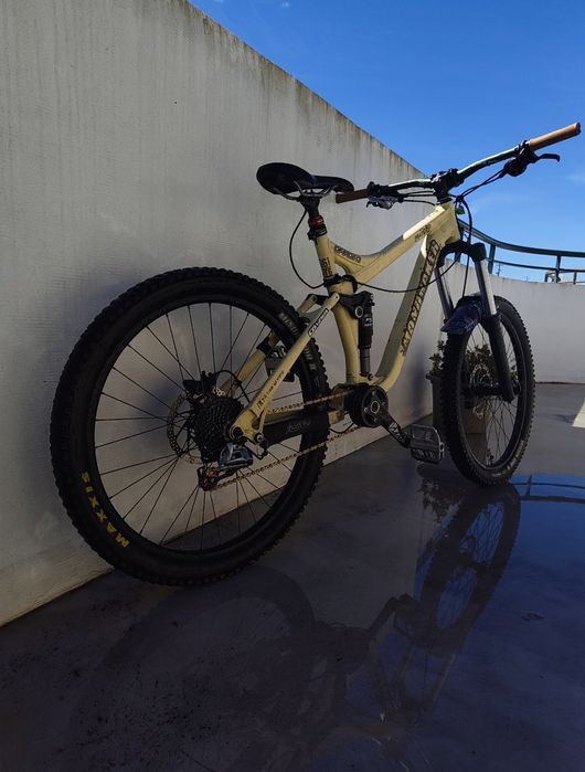 Mondraker bicicleta