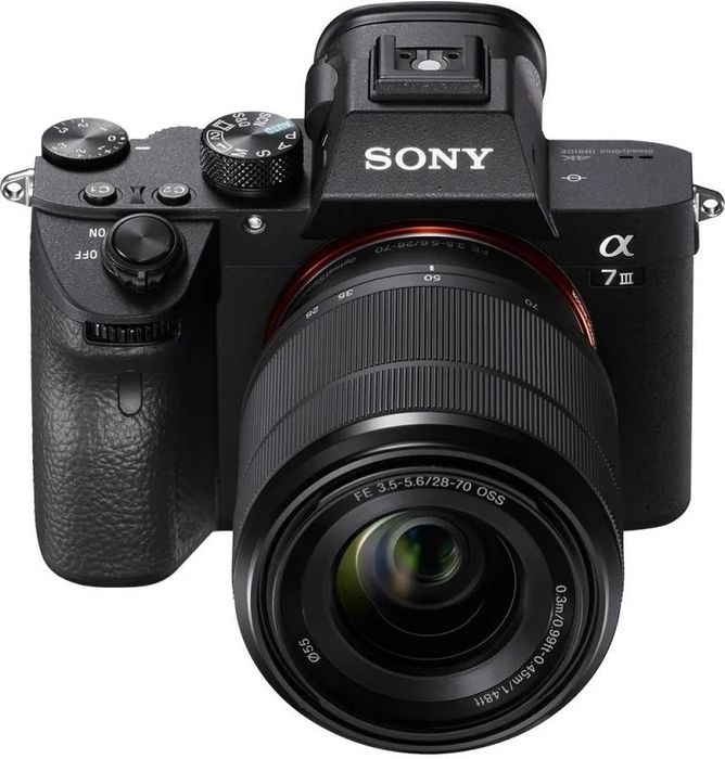 Aparat Sony a7 III + obiektyw 50 mm 1.8 + baterie newall + ladowarka na baterie + pokrowiec ma półtora roku gwarancji