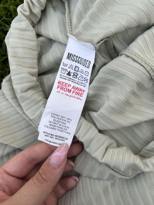 Leginsy kolarki w prążki z missguided
