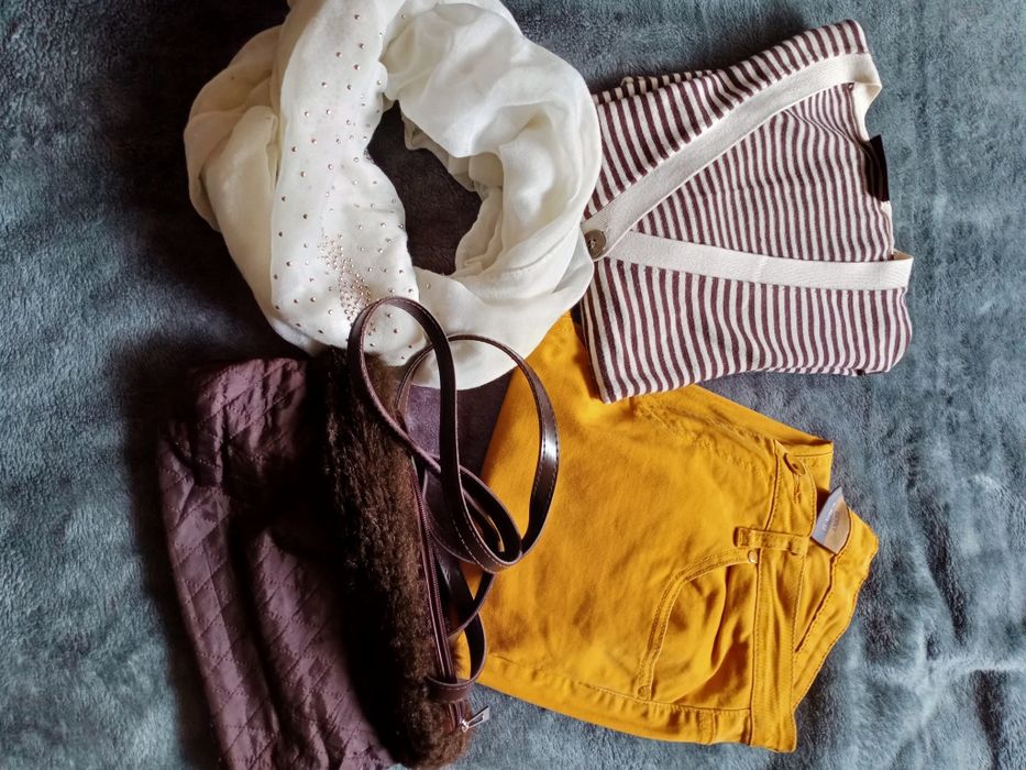 Śliczny damski  zestaw  rozm 40.