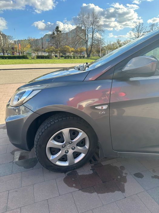 Hyundai Accent 2012 1.6 бензин