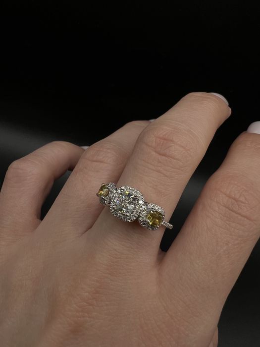 Pierścionek złoty z brylantami 1,21 ct CUSHION SHAPE