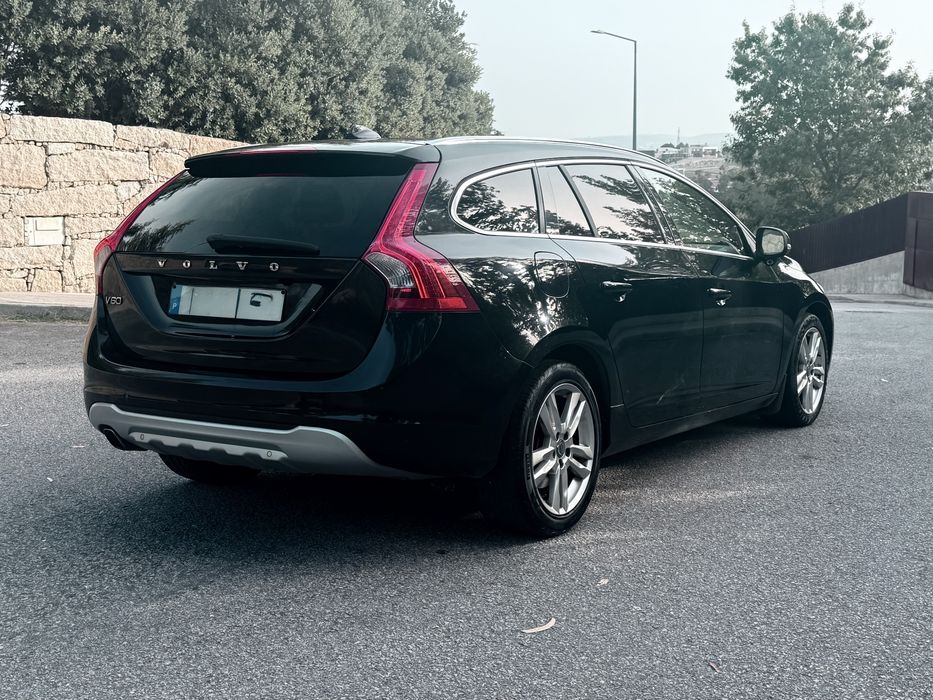 VOLVO V60  Summum Todos Extras