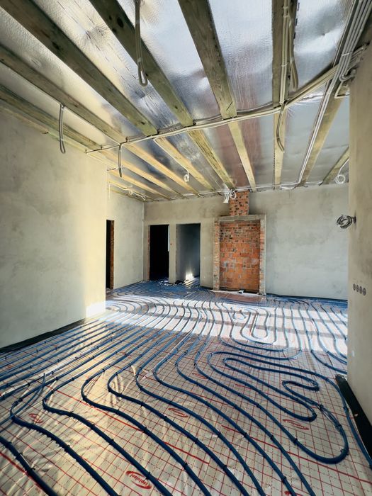 Новий дуплекс у сучасному стилі — утеплення, дах, стяжка, газ