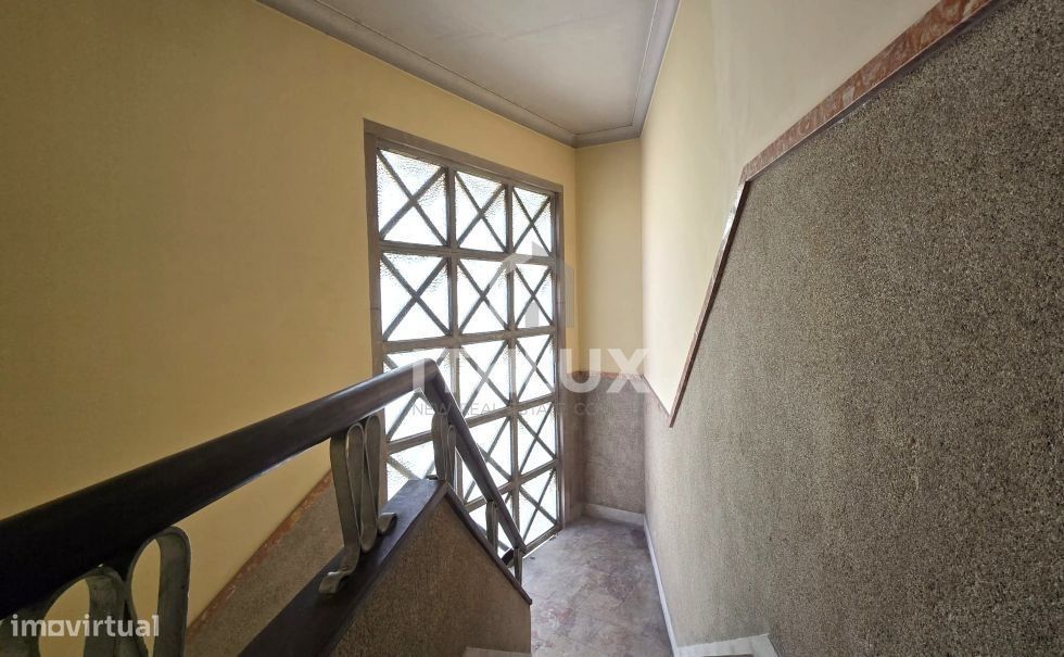 Apartamento T2 com 2 WC -Remodelado com vista rio na Graça